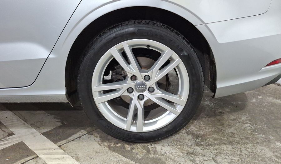 Audi A3 1.4 TFSI DYNAMIC Sedan 2017