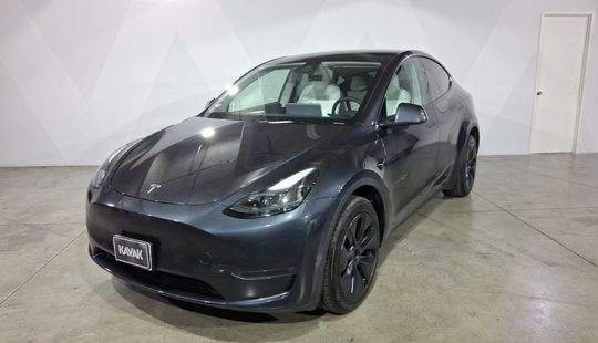 Tesla • Model Y