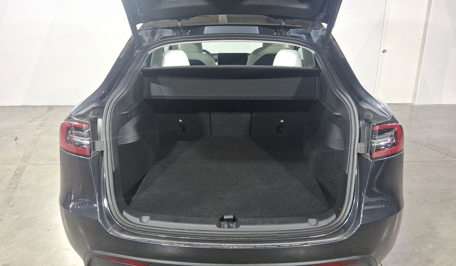 Tesla Model Y BEV LONG RANGE AUTO 4WD Suv 2025
