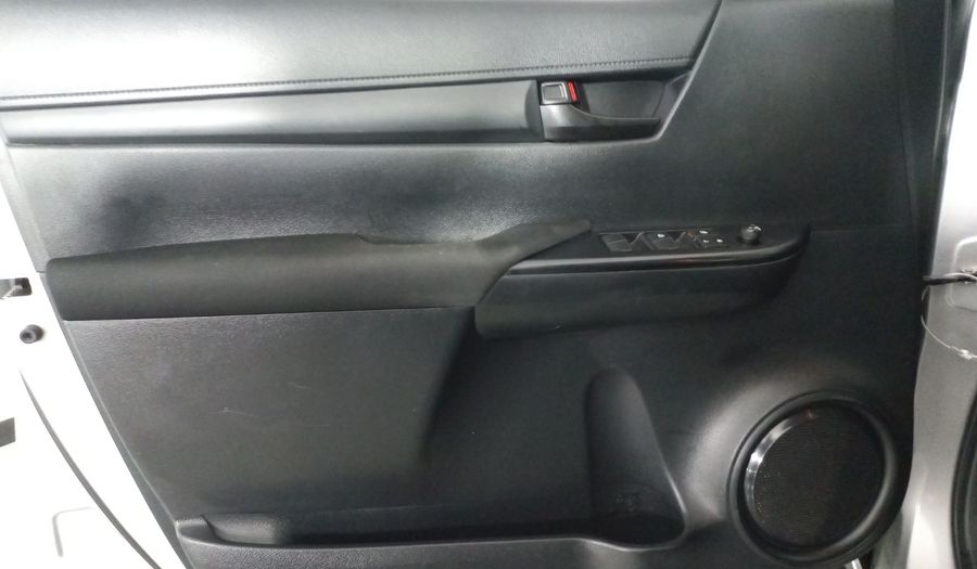 Toyota Hilux 2.7 DOBLE CABINA SR (D-CAB MID) Pickup 2020