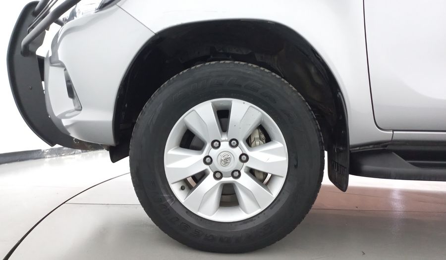 Toyota Hilux 2.7 DOBLE CABINA SR (D-CAB MID) Pickup 2020