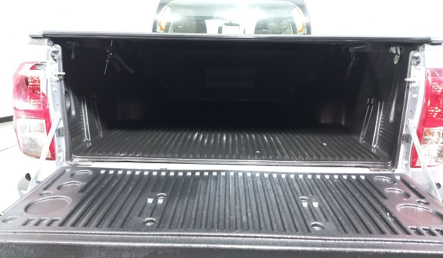 Toyota Hilux 2.7 DOBLE CABINA SR (D-CAB MID) Pickup 2020