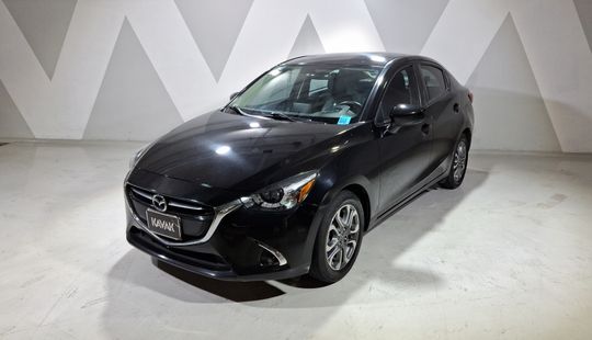 Mazda • Mazda 2