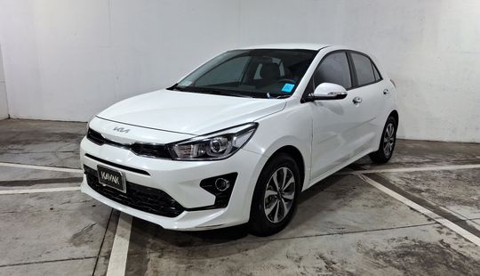 2023 • 15,884 km • Automático