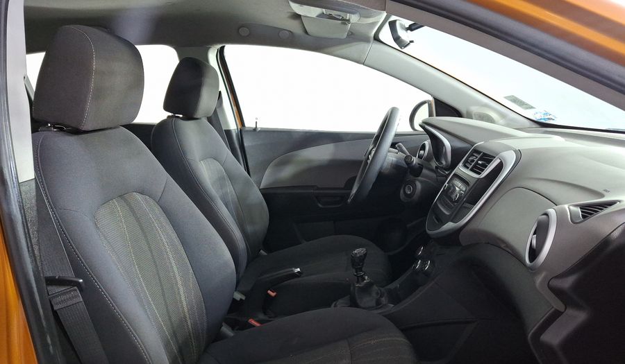 Chevrolet Sonic 1.6 MT J LT Hatchback 2017