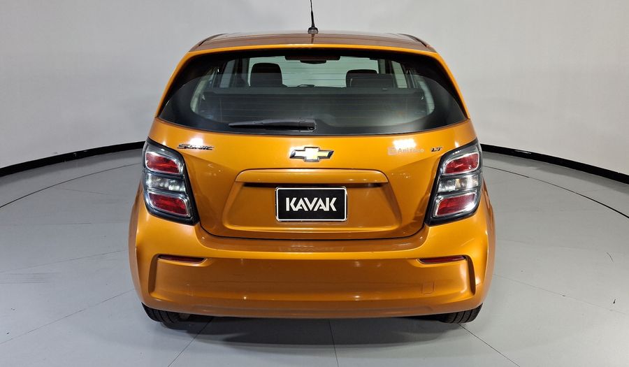 Chevrolet Sonic 1.6 MT J LT Hatchback 2017