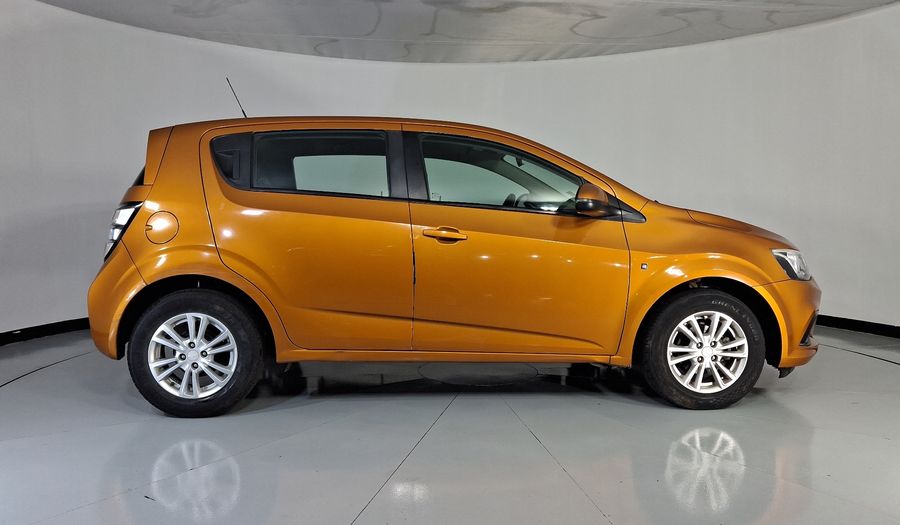 Chevrolet Sonic 1.6 MT J LT Hatchback 2017