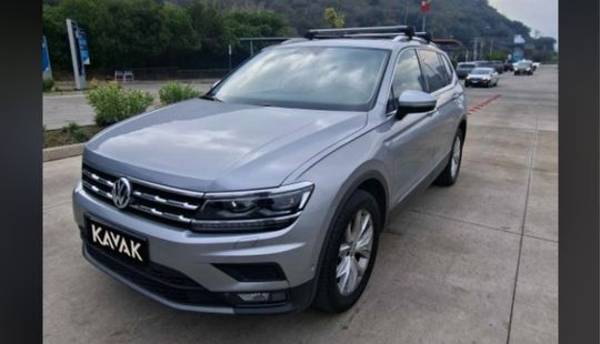 Volkswagen • Tiguan