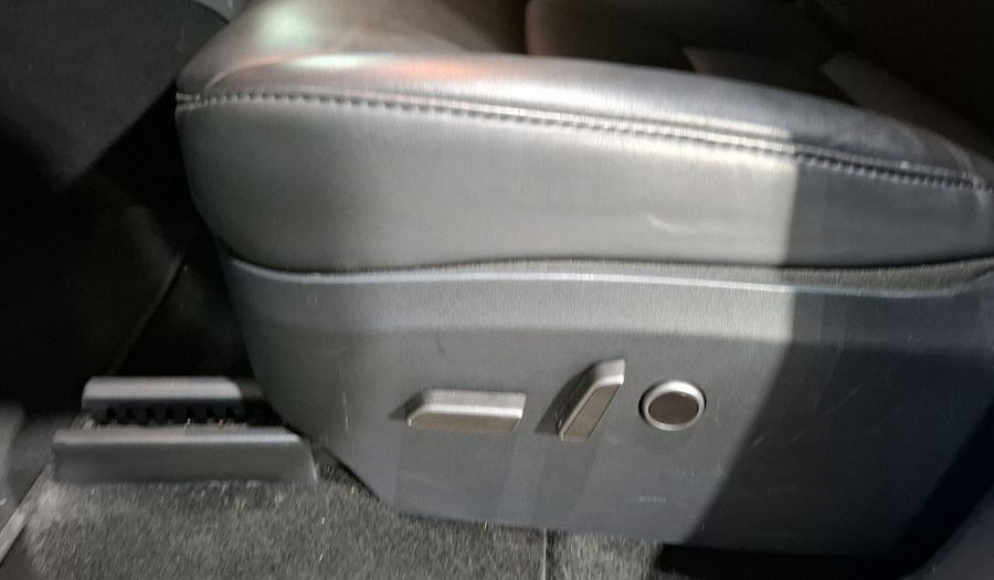 Tesla Model Y BEV LONG RANGE AUTO 4WD Suv 2024