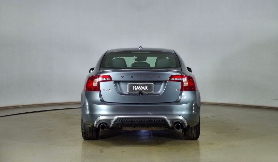 Volvo S60 2.0 T5 R-DESIGN PLUS AUTO Sedan 2018