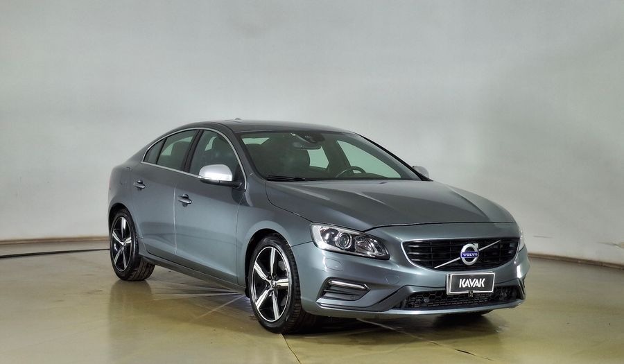 Volvo S60 2.0 T5 R-DESIGN PLUS AUTO Sedan 2018