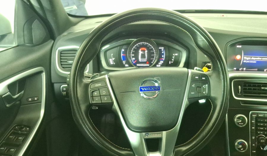 Volvo S60 2.0 T5 R-DESIGN PLUS AUTO Sedan 2018