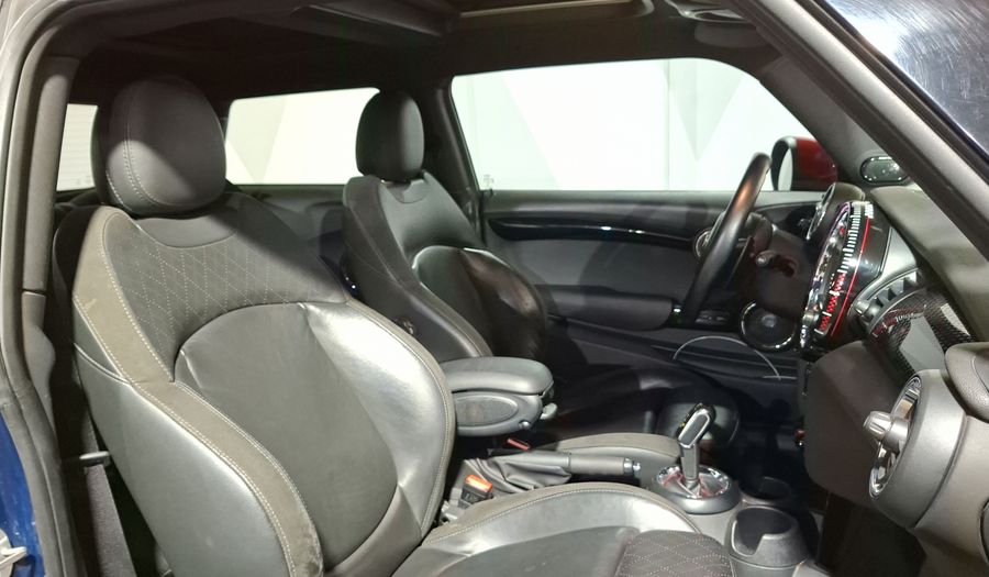 Mini John Cooper Works 2.0 JOHN COOPER WORKS HOT CHILI AT Hatchback 2018