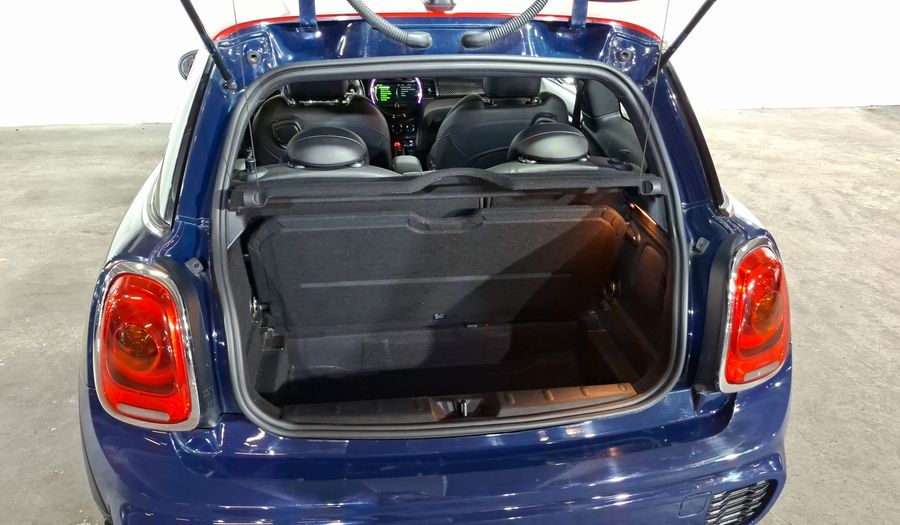Mini John Cooper Works 2.0 JOHN COOPER WORKS HOT CHILI AT Hatchback 2018