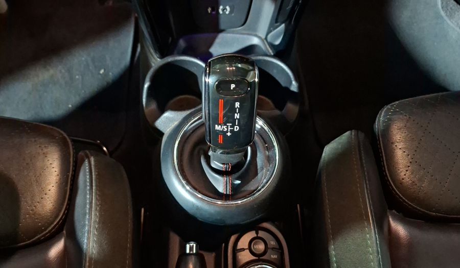 Mini John Cooper Works 2.0 JOHN COOPER WORKS HOT CHILI AT Hatchback 2018
