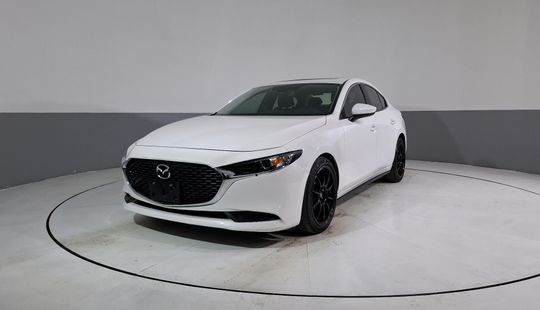 2021 • 75,352 km • Automático