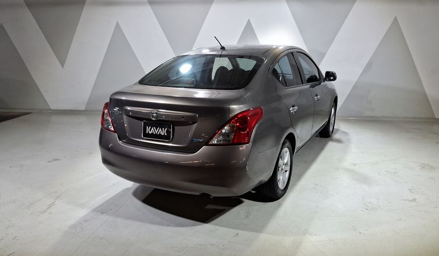 Nissan Versa 1.6 ADVANCE TA AC Sedan 2013