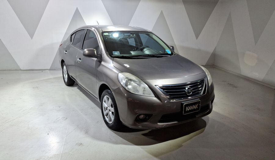 Nissan Versa 1.6 ADVANCE TA AC Sedan 2013