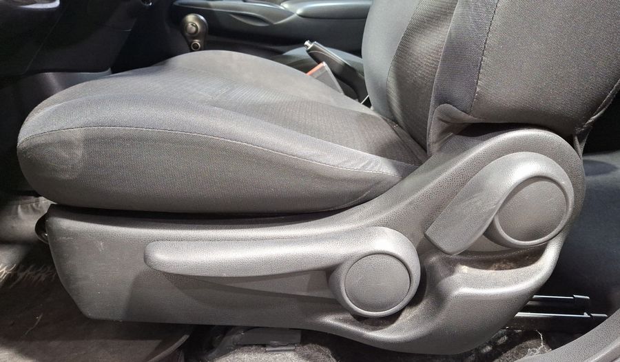 Nissan Versa 1.6 ADVANCE TA AC Sedan 2013