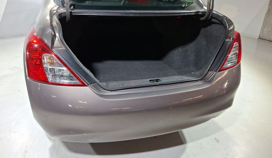 Nissan Versa 1.6 ADVANCE TA AC Sedan 2013