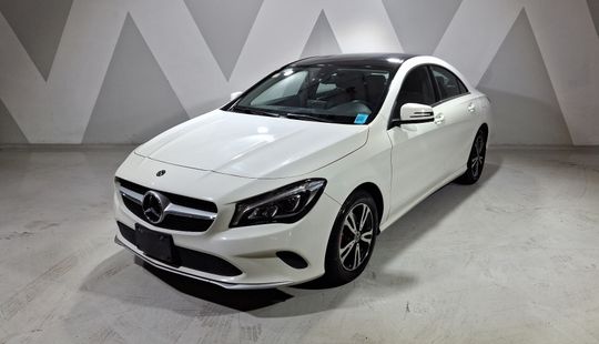 Mercedes Benz • Clase CLA
