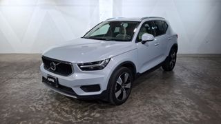 Volvo • XC40