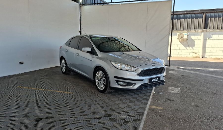 Ford Focus Iii 2.0 SE PLUS AT Sedan 2017