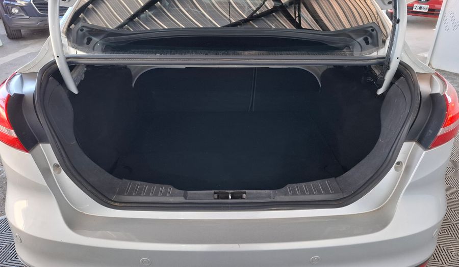 Ford Focus Iii 2.0 SE PLUS AT Sedan 2017