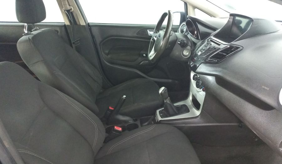 Ford Fiesta 1.6 SE MT Hatchback 2016
