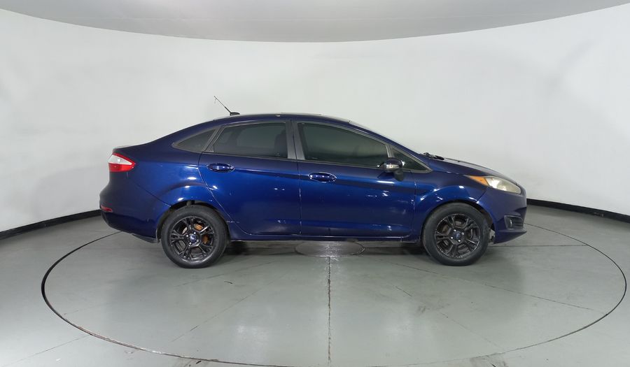 Ford Fiesta 1.6 SE MT Hatchback 2016