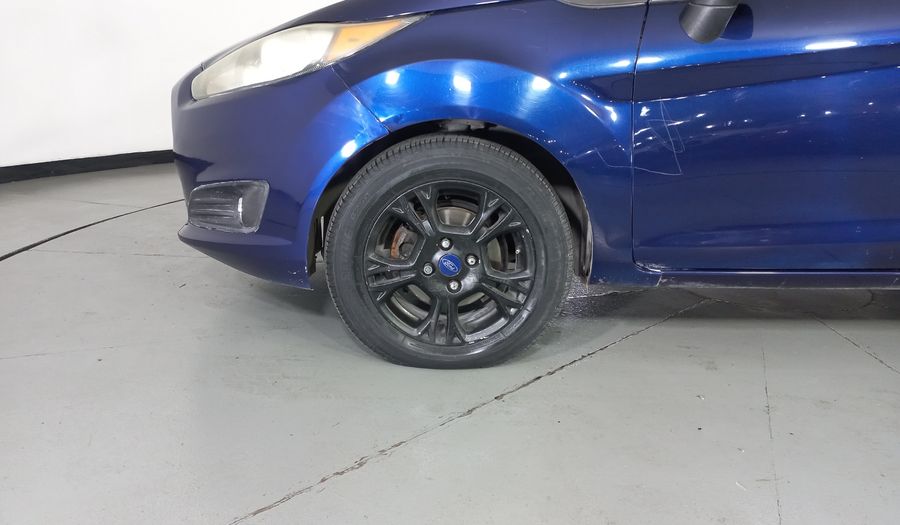 Ford Fiesta 1.6 SE MT Hatchback 2016