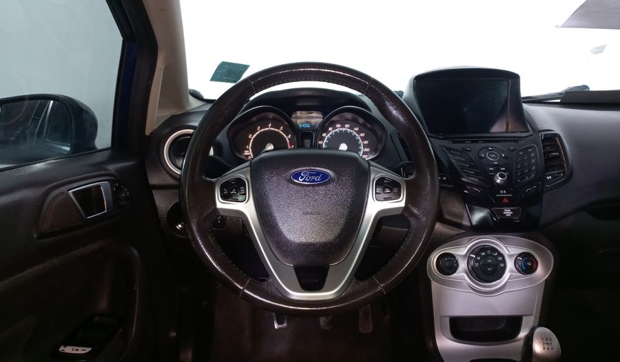 Ford Fiesta 1.6 SE MT Hatchback 2016
