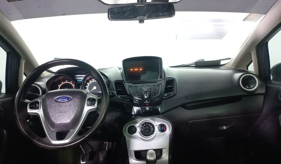 Ford Fiesta 1.6 SE MT Hatchback 2016