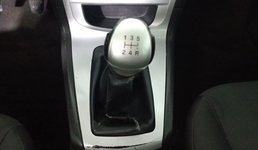 Ford Fiesta 1.6 SE MT Hatchback 2016
