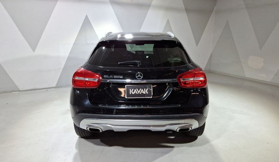 Mercedes Benz Clase Gla 1.6 GLA 200 CGI SPORT Suv 2017