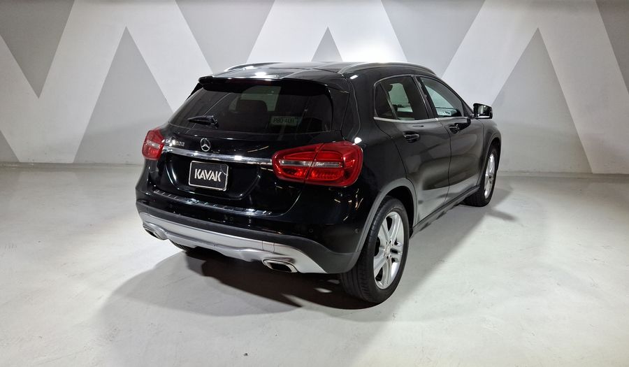 Mercedes Benz Clase Gla 1.6 GLA 200 CGI SPORT Suv 2017