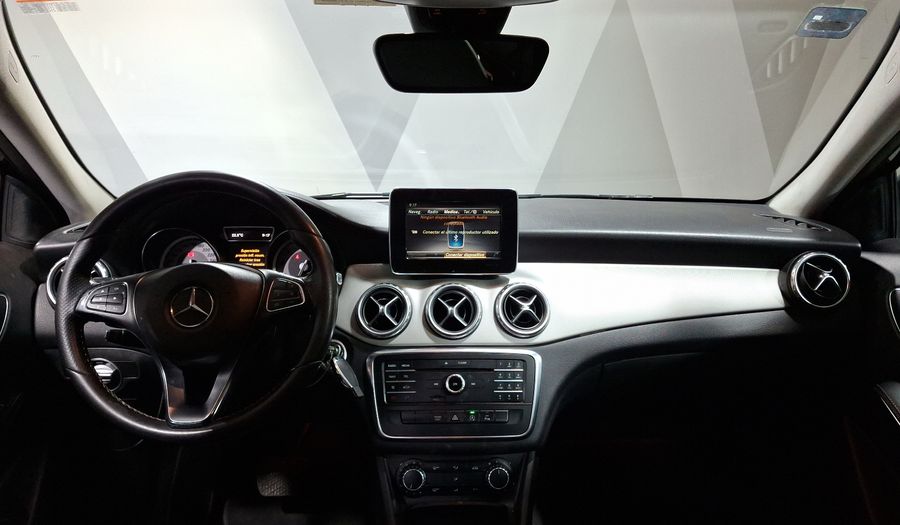 Mercedes Benz Clase Gla 1.6 GLA 200 CGI SPORT Suv 2017