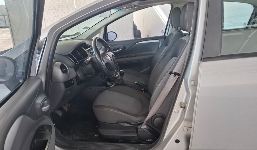 Fiat Punto 1.6 16V ESSENCE 5P Hatchback 2013