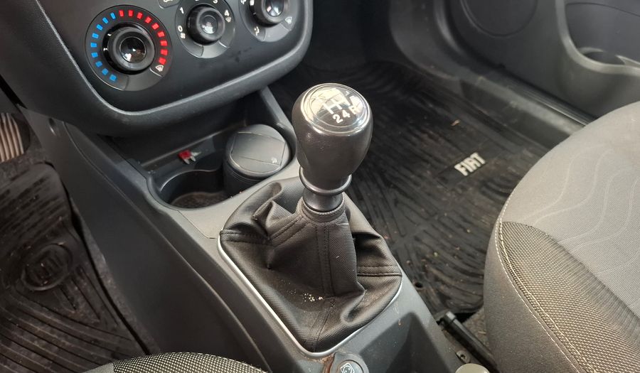 Fiat Punto 1.6 16V ESSENCE 5P Hatchback 2013