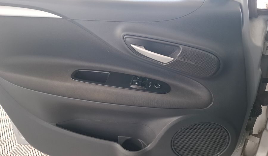 Fiat Punto 1.6 16V ESSENCE 5P Hatchback 2013