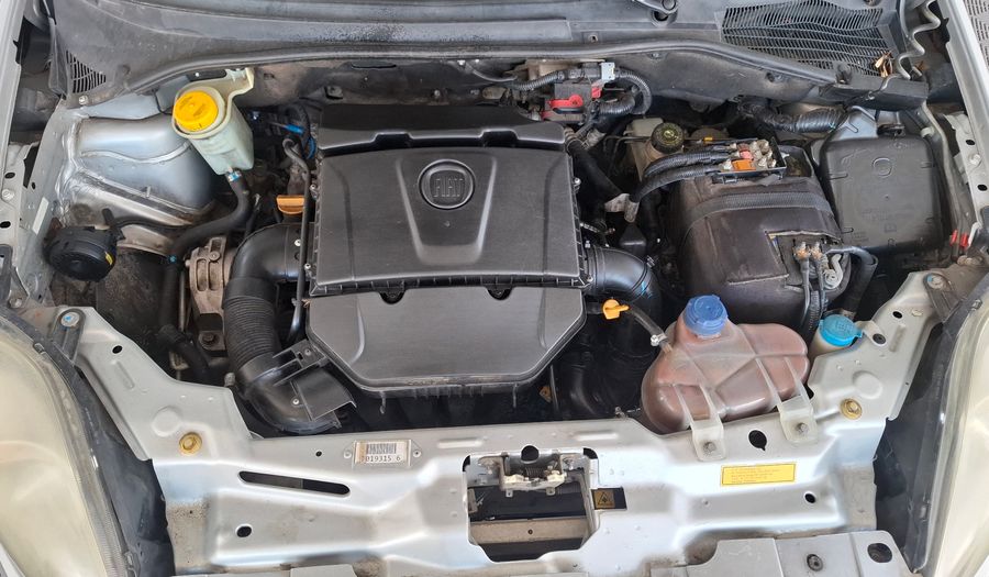 Fiat Punto 1.6 16V ESSENCE 5P Hatchback 2013