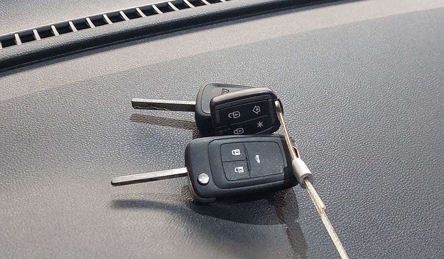 Chevrolet Onix 1.4 SPE/4 LT Hatchback 2015