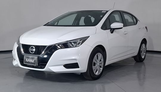Nissan • Versa