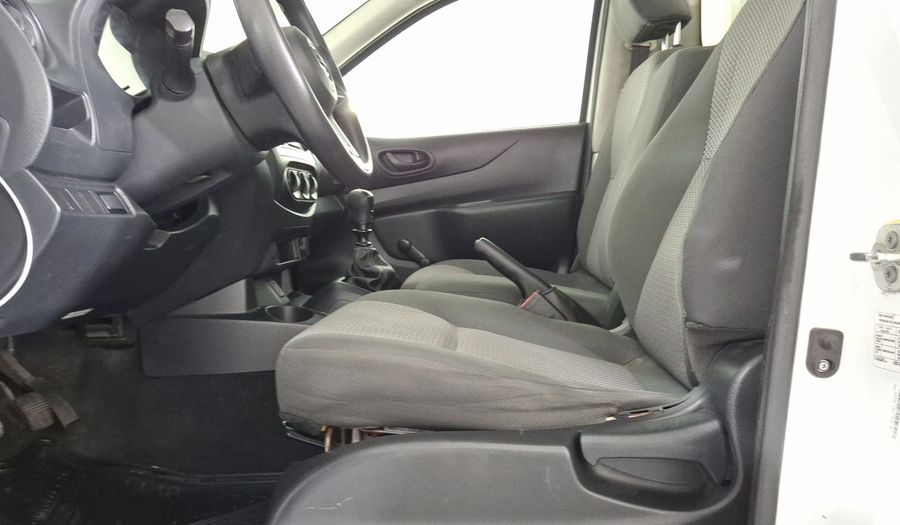 Nissan Np300 2.5 NP300 CHASIS CABINA AC Pickup 2022