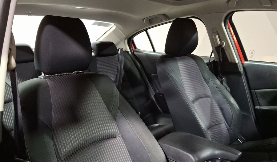 Mazda 3 2.0 SEDAN I TOURING TA Sedan 2015