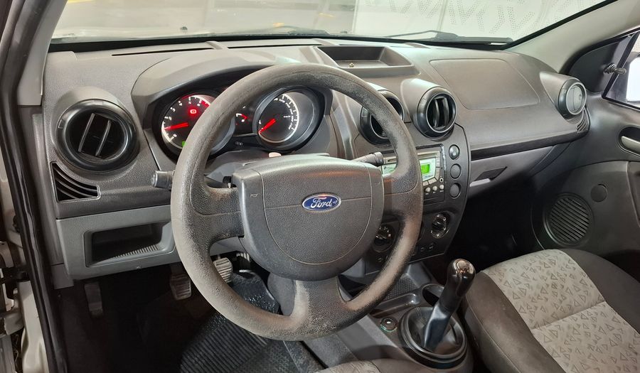 Ford Fiesta FIESTAMAX 1.6 AMBIENTE MP3 AUTO Sedan 2011