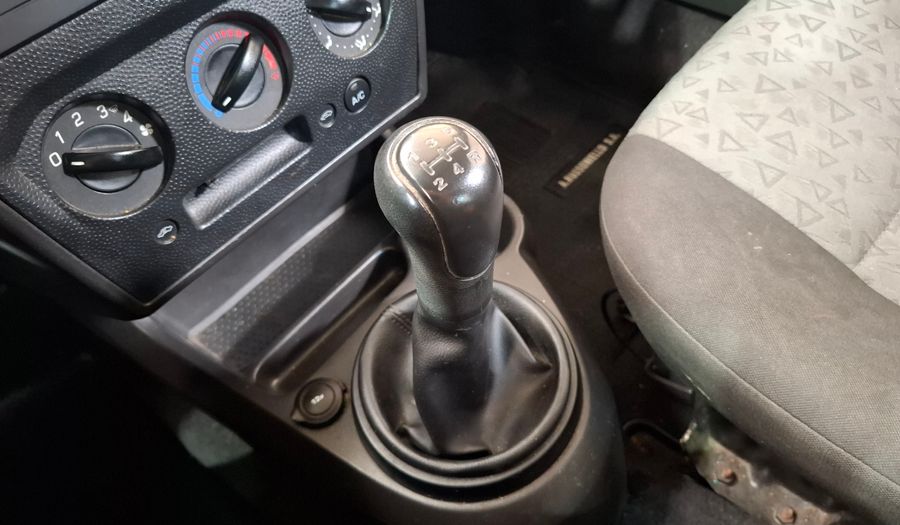 Ford Fiesta FIESTAMAX 1.6 AMBIENTE MP3 AUTO Sedan 2011