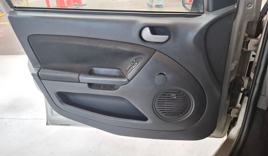 Ford Fiesta FIESTAMAX 1.6 AMBIENTE MP3 AUTO Sedan 2011