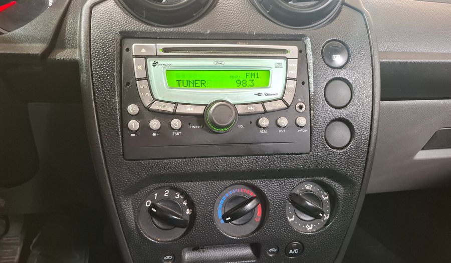 Ford Fiesta FIESTAMAX 1.6 AMBIENTE MP3 AUTO Sedan 2011