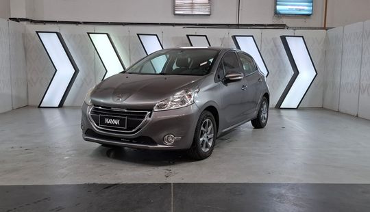 Peugeot • 208